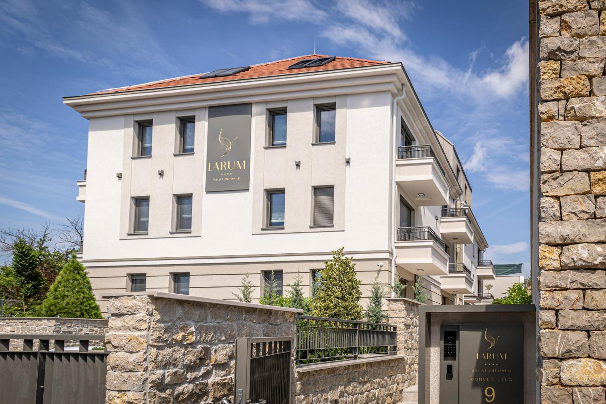 Larum Balatonfuered - Adults Only Dış mekan fotoğraf